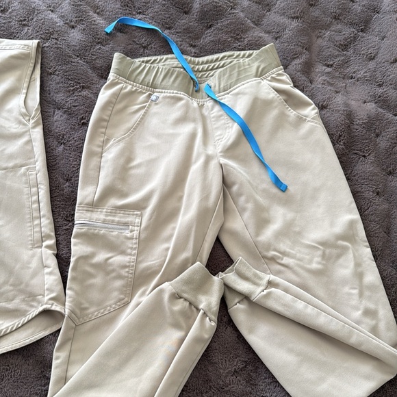 Figs - Picture 2 of 5